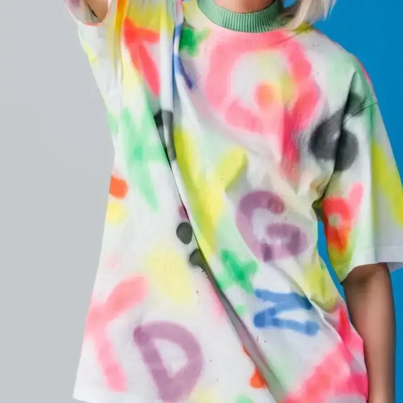 城市塗鴉寬大 T 恤